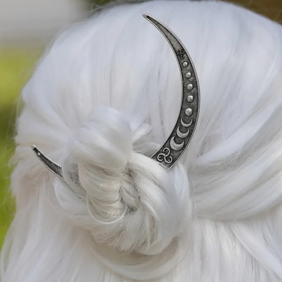 Crescent moon - Picture 7 of 7